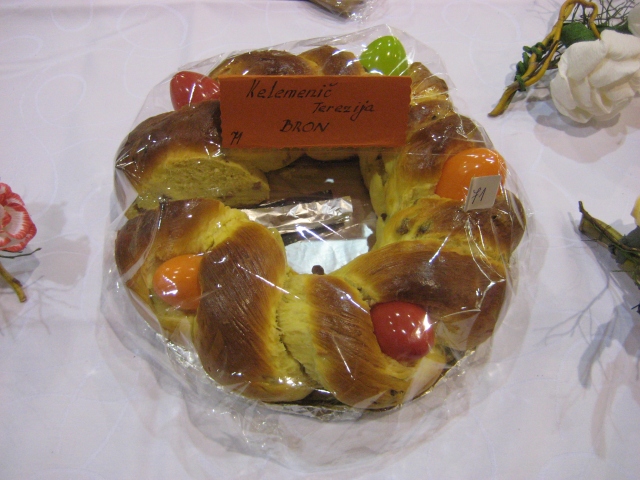 Velikonočni kolač, za katerega je Terezija Kelemenčič prejela priznanje na festivalu potic 2013 v Preboldu